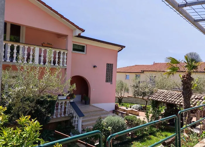 Apartments Erenda
