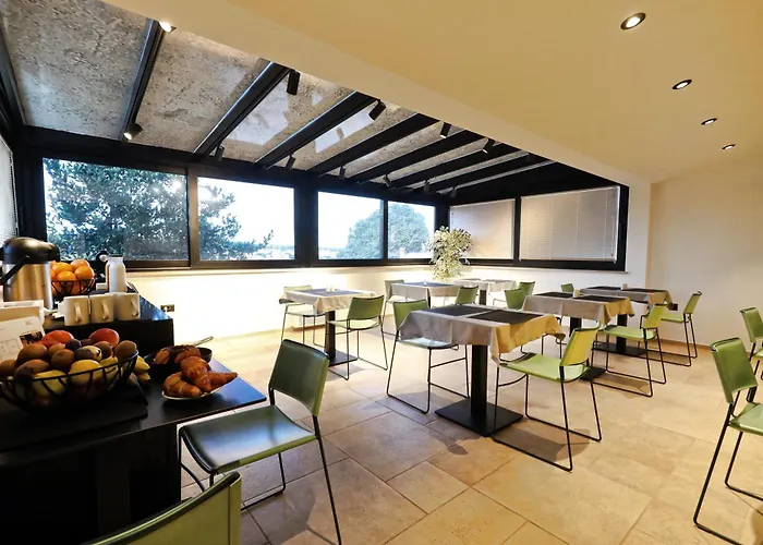 Arena Prestige Rooms